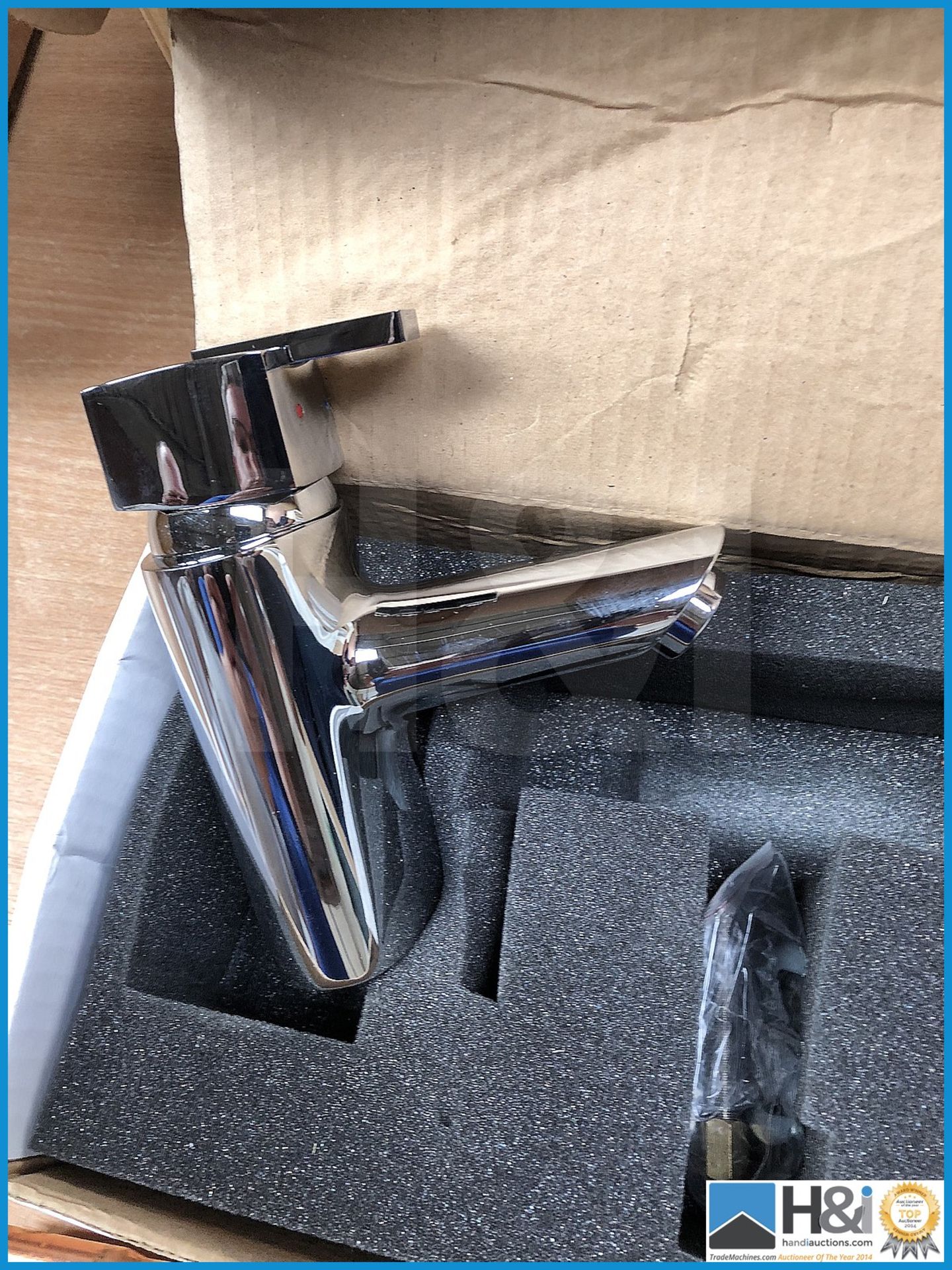 Hudson Reed MH365 Cera single lever mono basin mixer in polished chrome .New and boxed. Suggested Ma - Image 2 of 2