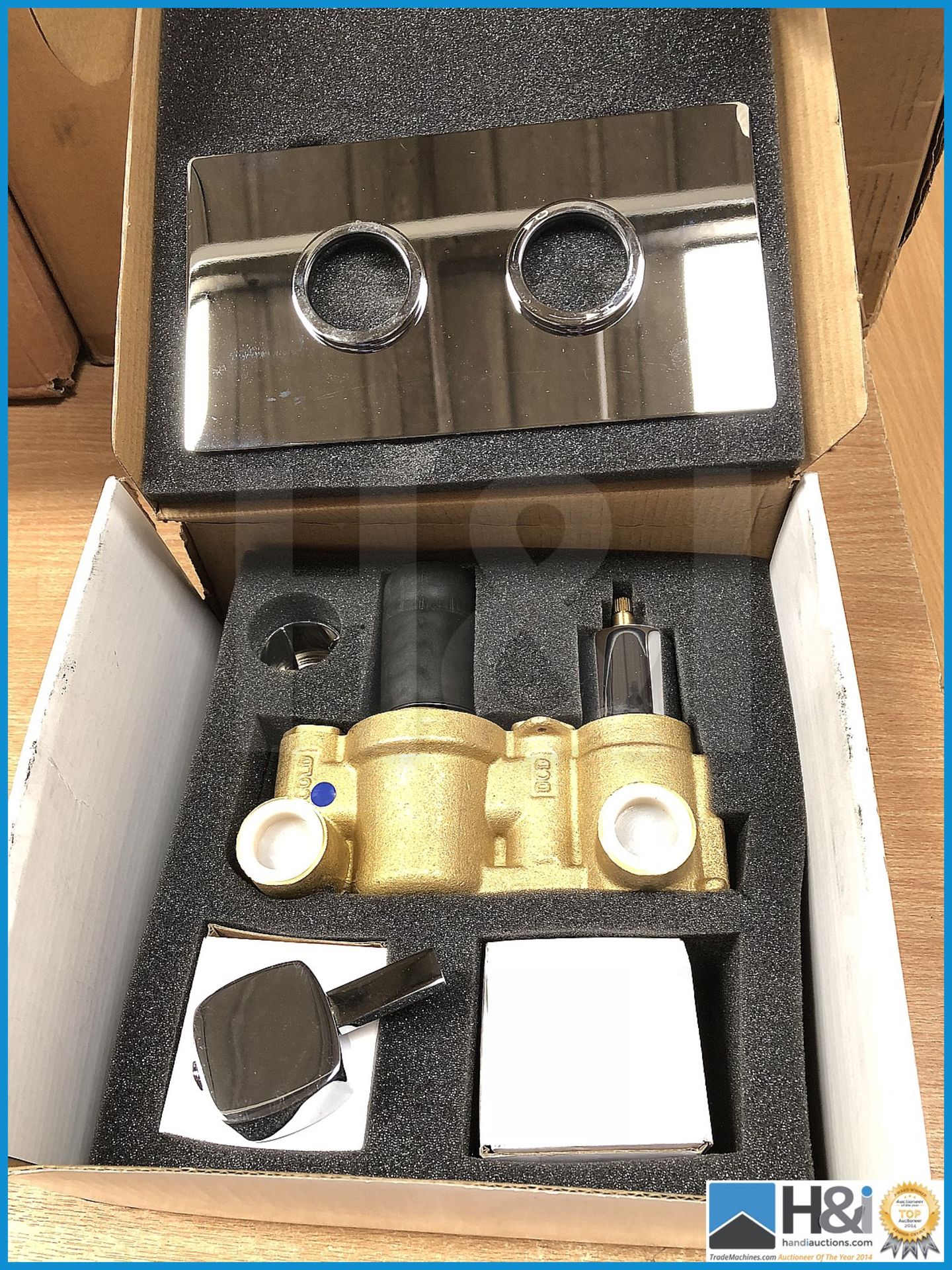 Designer Ultra MUSV52-M Muse twin valve with built in diverter .New and boxed. Suggested Manufacture