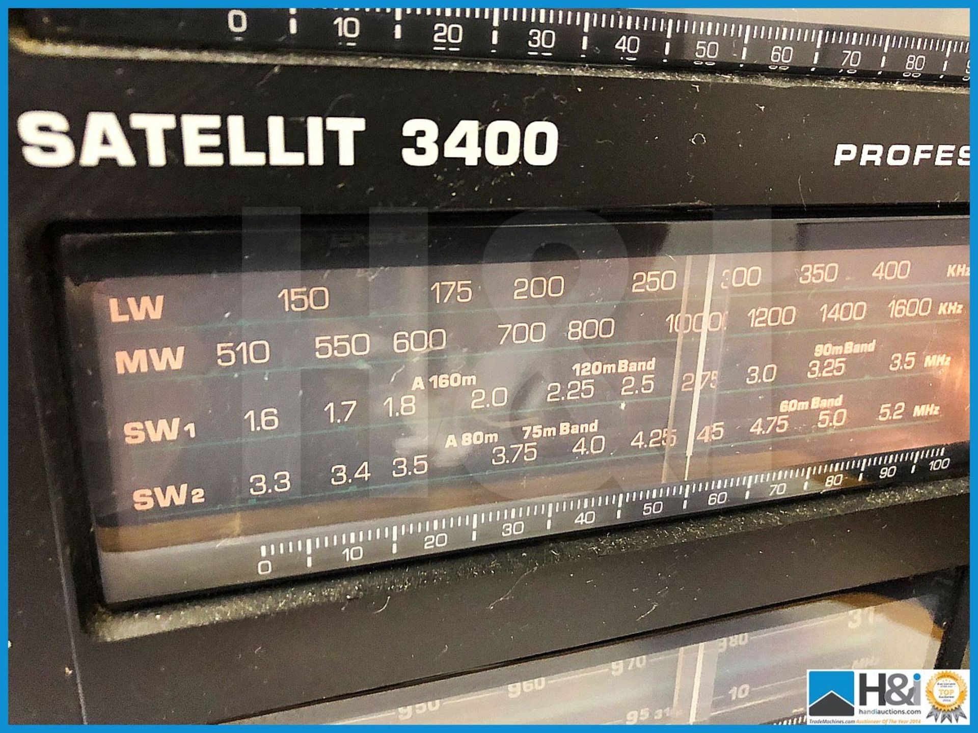 Rare Grundig Satellit 3400 Professional portable multi band tuner - Image 4 of 7