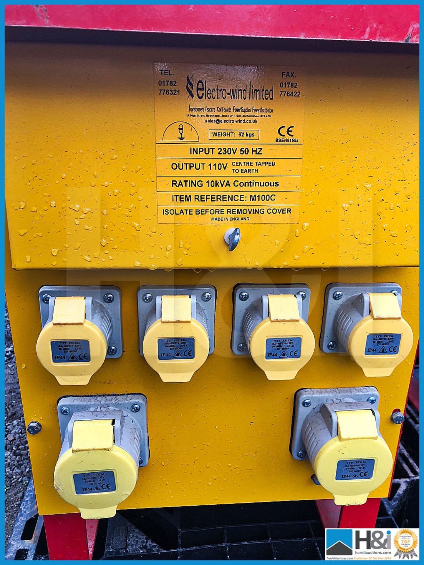 Single phase 240v to 110v site transformer. Appears to be in excellent condition - Image 2 of 3