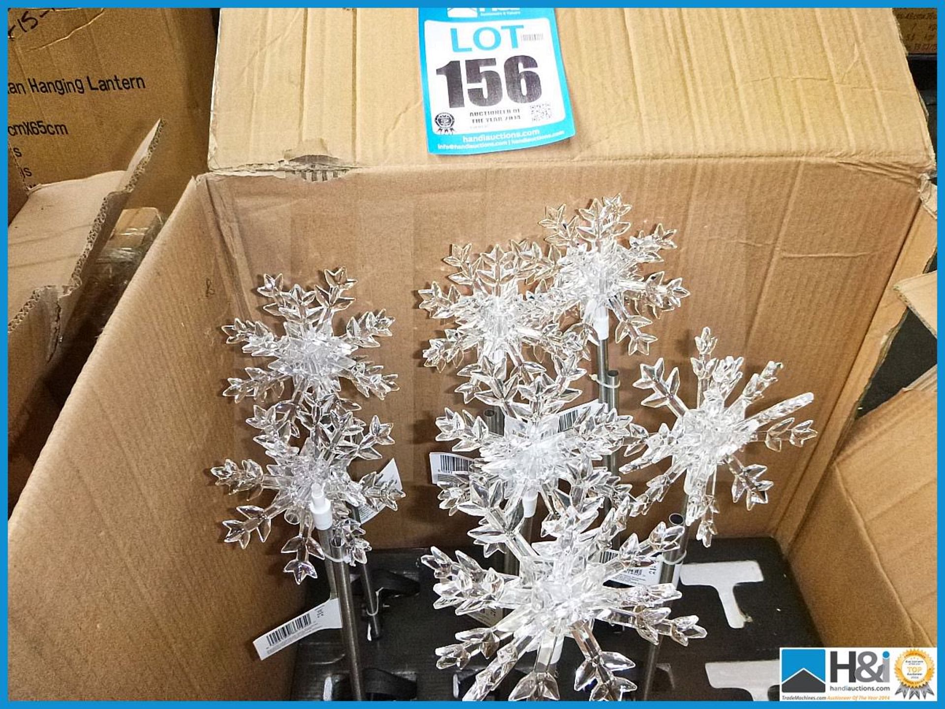 7 OFF - SOLAR COLOUR CHANGING SNOWFLAKE BORDER STAKE LIGHTS