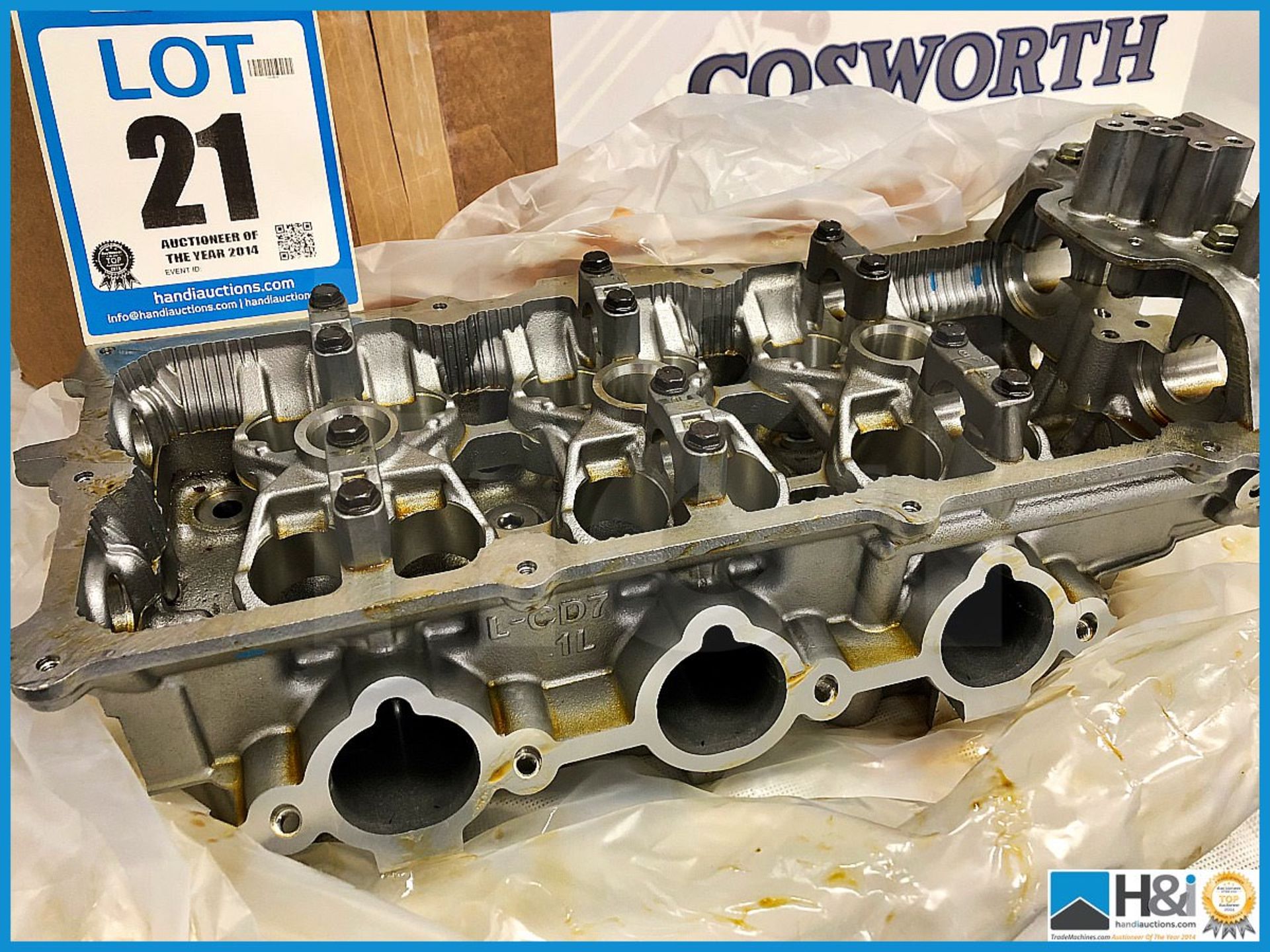 1 x Nissan VQ35 350z Cylinder head assy RH & LH Nissan 300HP. Code: PR8036 & PR8035. Lot 208 & 209 - Image 2 of 4