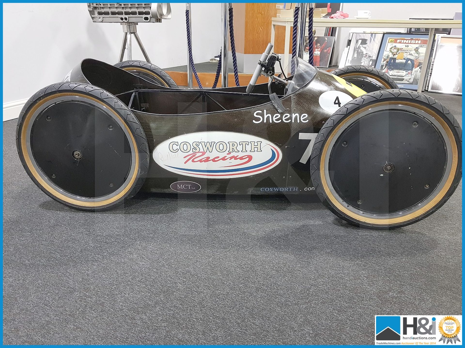 Barry Sheene carbon fibre racer. The down hill racer was designed and built by a team from Cosworth - Bild 2 aus 9