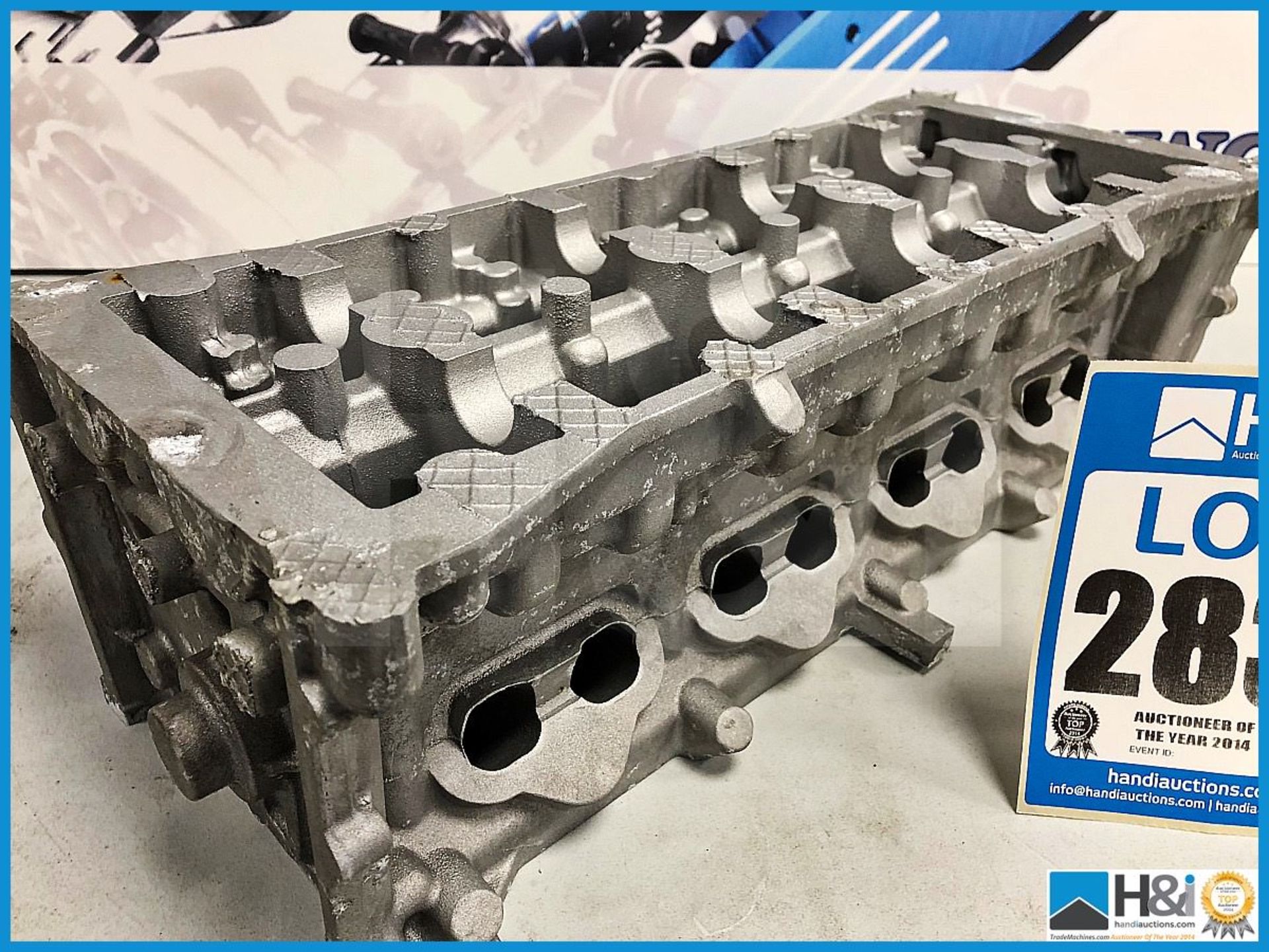 4 x Cosworth XU Indycar cylinder head shallow in-port. Raw casting. Code: XU2671/01. Lot 214. RRP 4, - Image 2 of 5