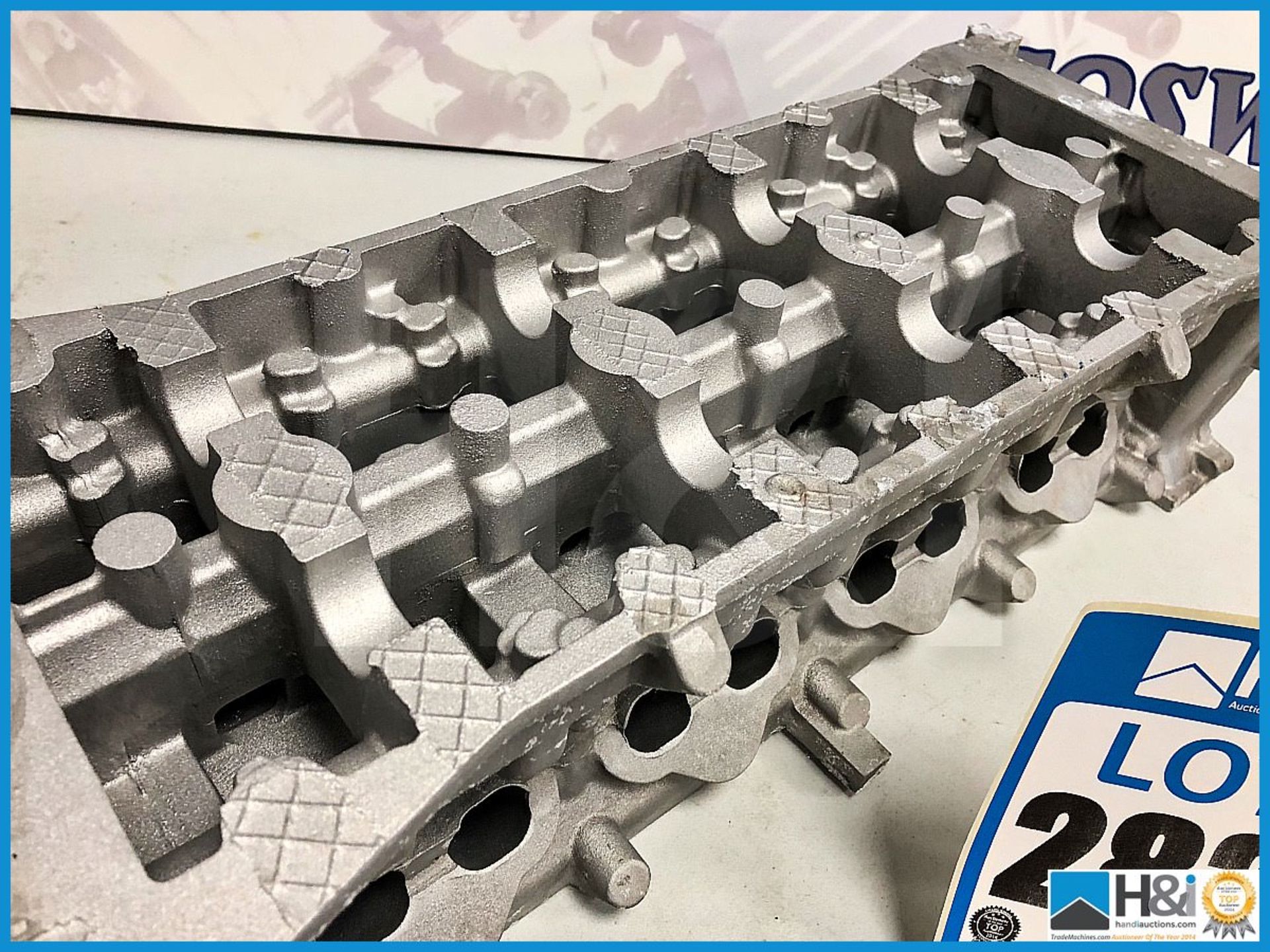 4 x Cosworth XU Indycar cylinder head shallow in-port. Raw casting. Code: XU2671/01. Lot 214. RRP 4, - Image 3 of 5