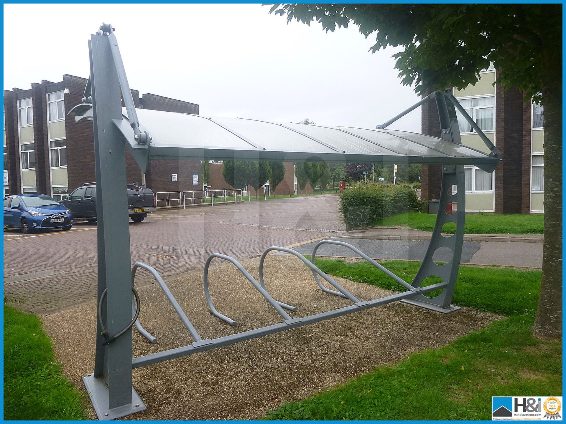 FANTASTIC BIKE SHELTER, GREAT GARDEN FEATURE OPPORTUNITY, BUYER TO DISMANTLE AND REMOVE - Image 3 of 3