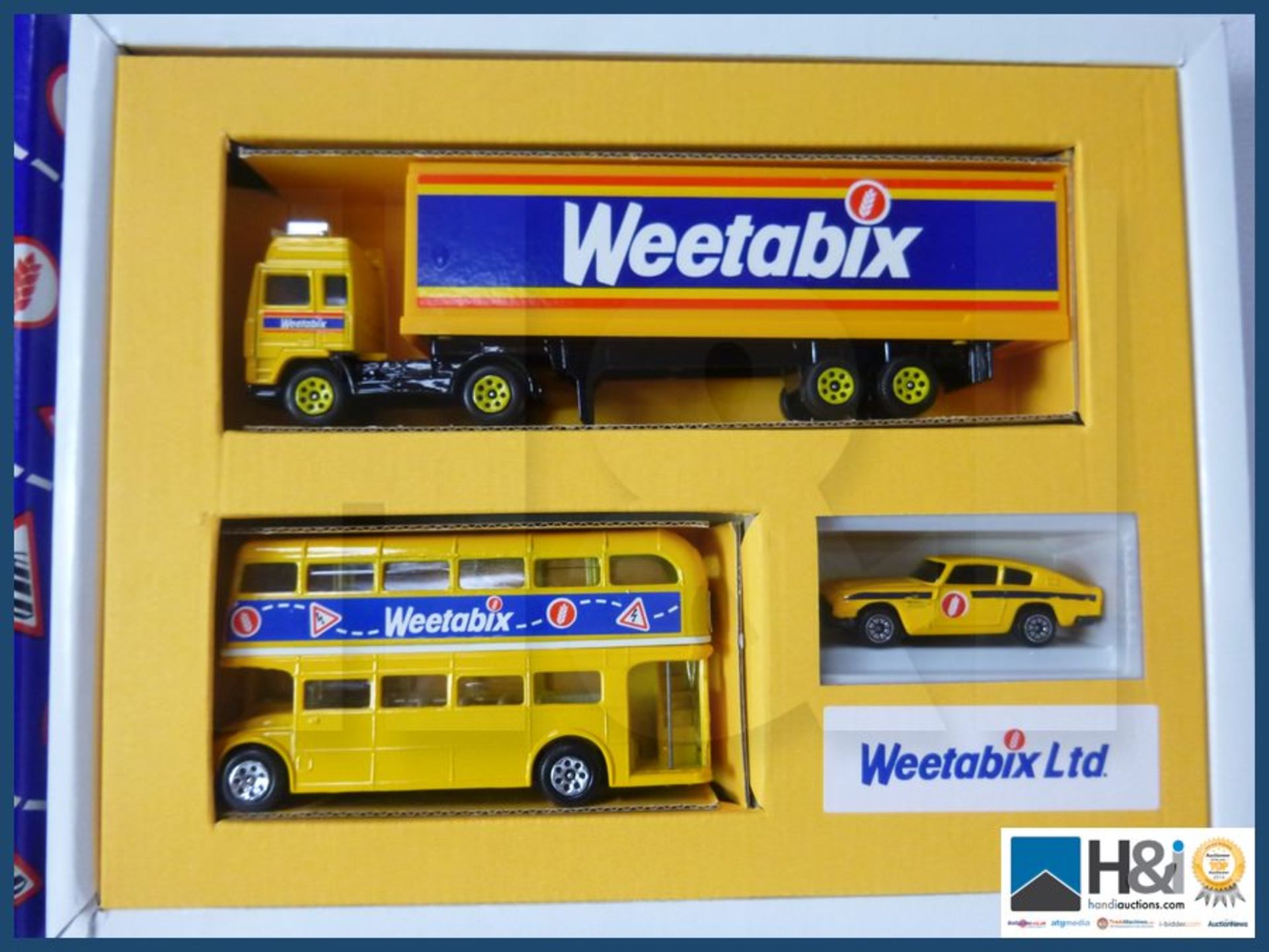 Corgi Weetabix collection 1 bus, 1 lorry, 1 car . - Image 3 of 3