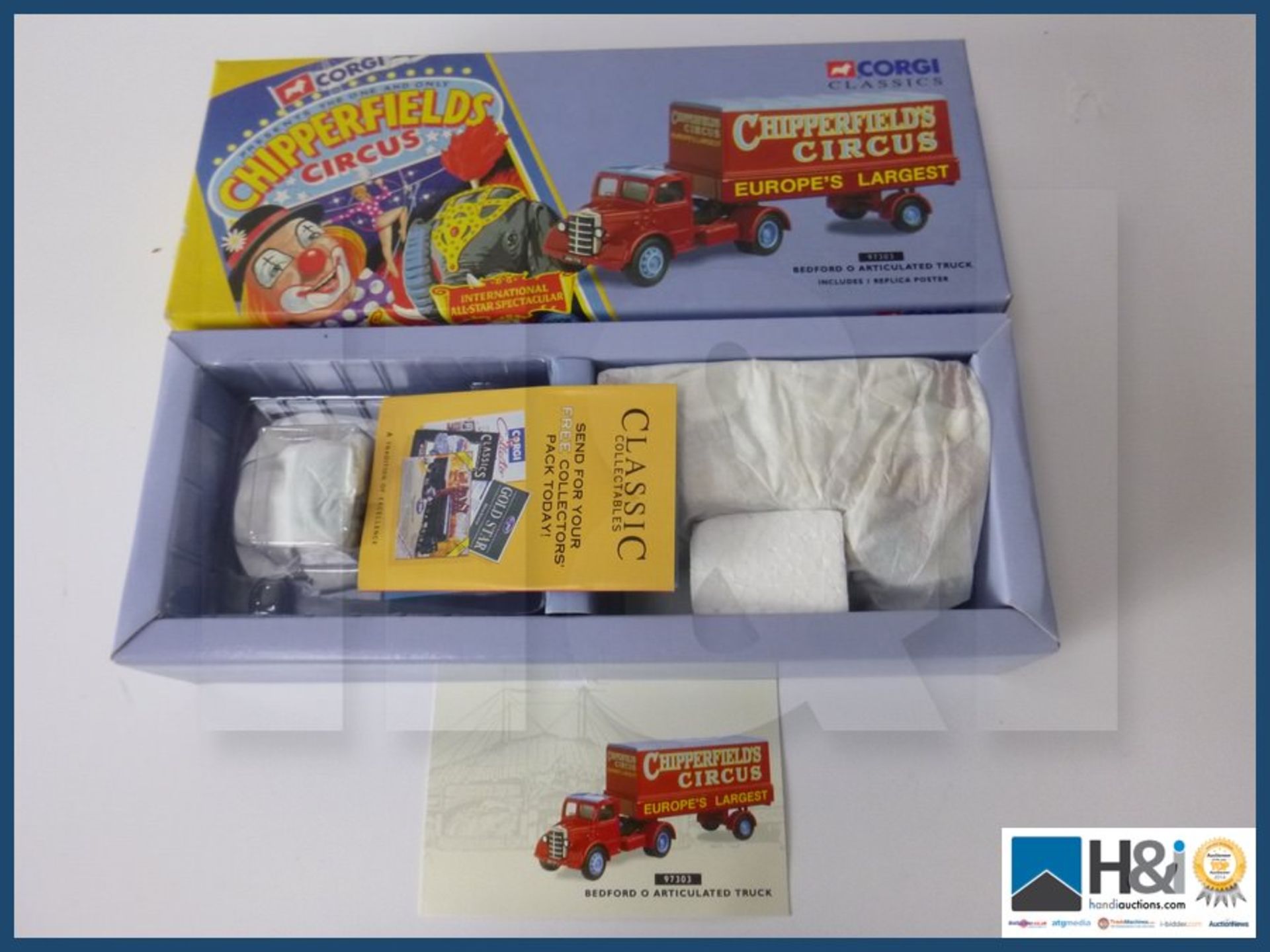 Corgi classics fine selection of Chipperfields circus new and boxed. - Image 12 of 12