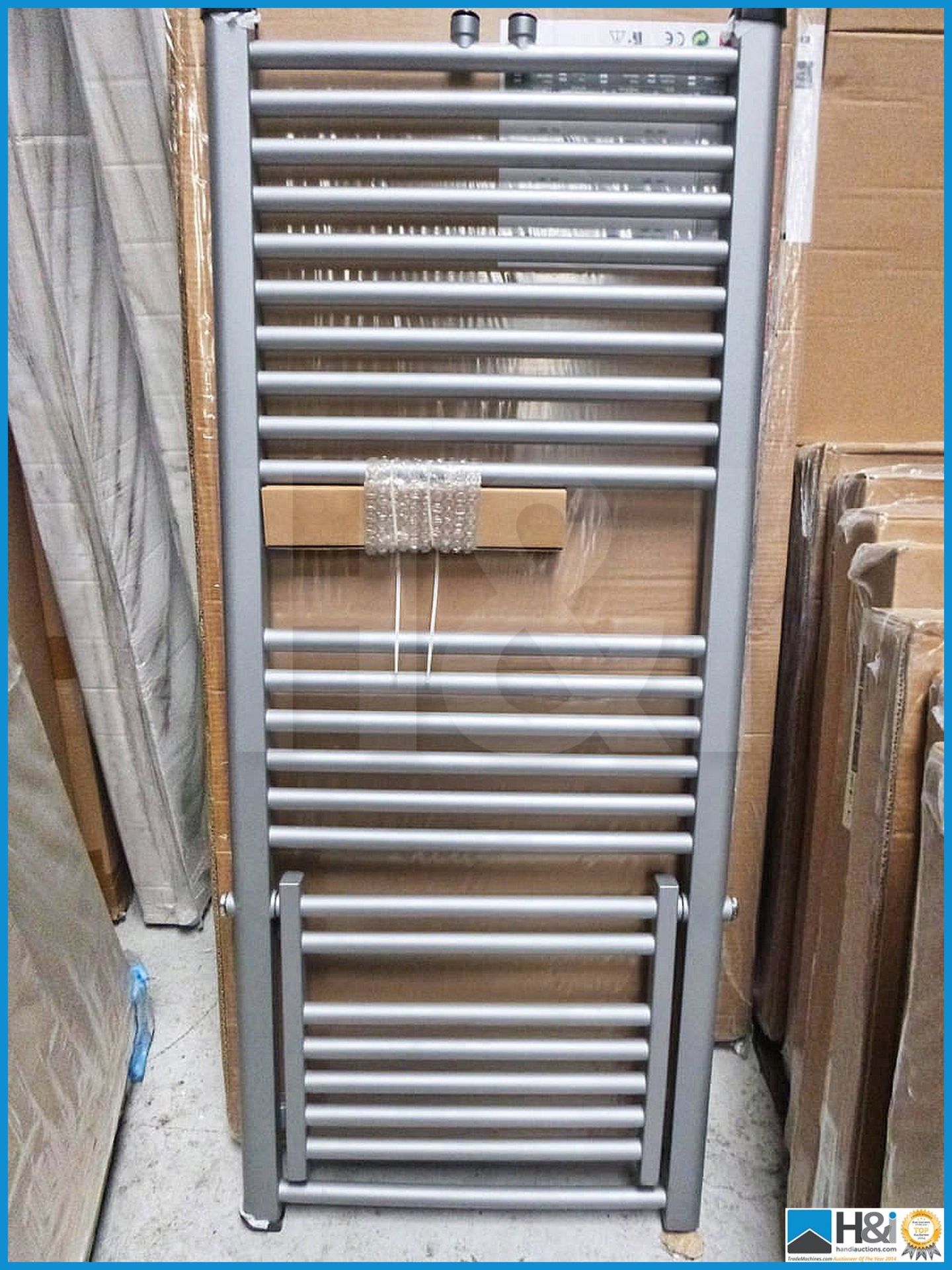 Designer 1200mm X 510mm flat towel radiator in matt silver with hinged additional drying shelf with - Image 2 of 5