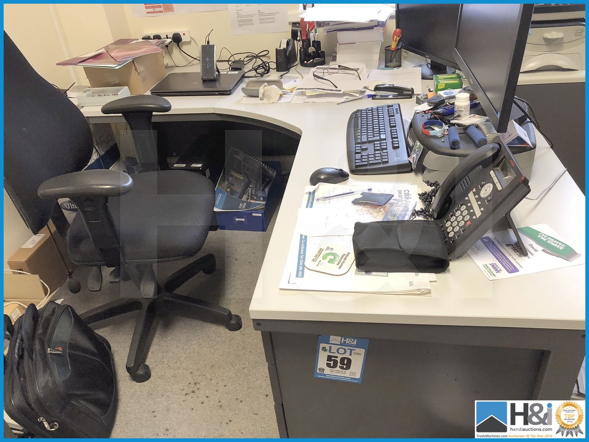 Corner desk arrangement - Image 3 of 3