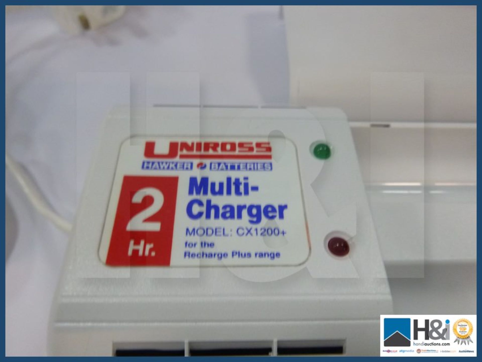 X5 Uniross multi-Cell 2Hr nic-cad charger with 13Amp plug. - Image 2 of 2
