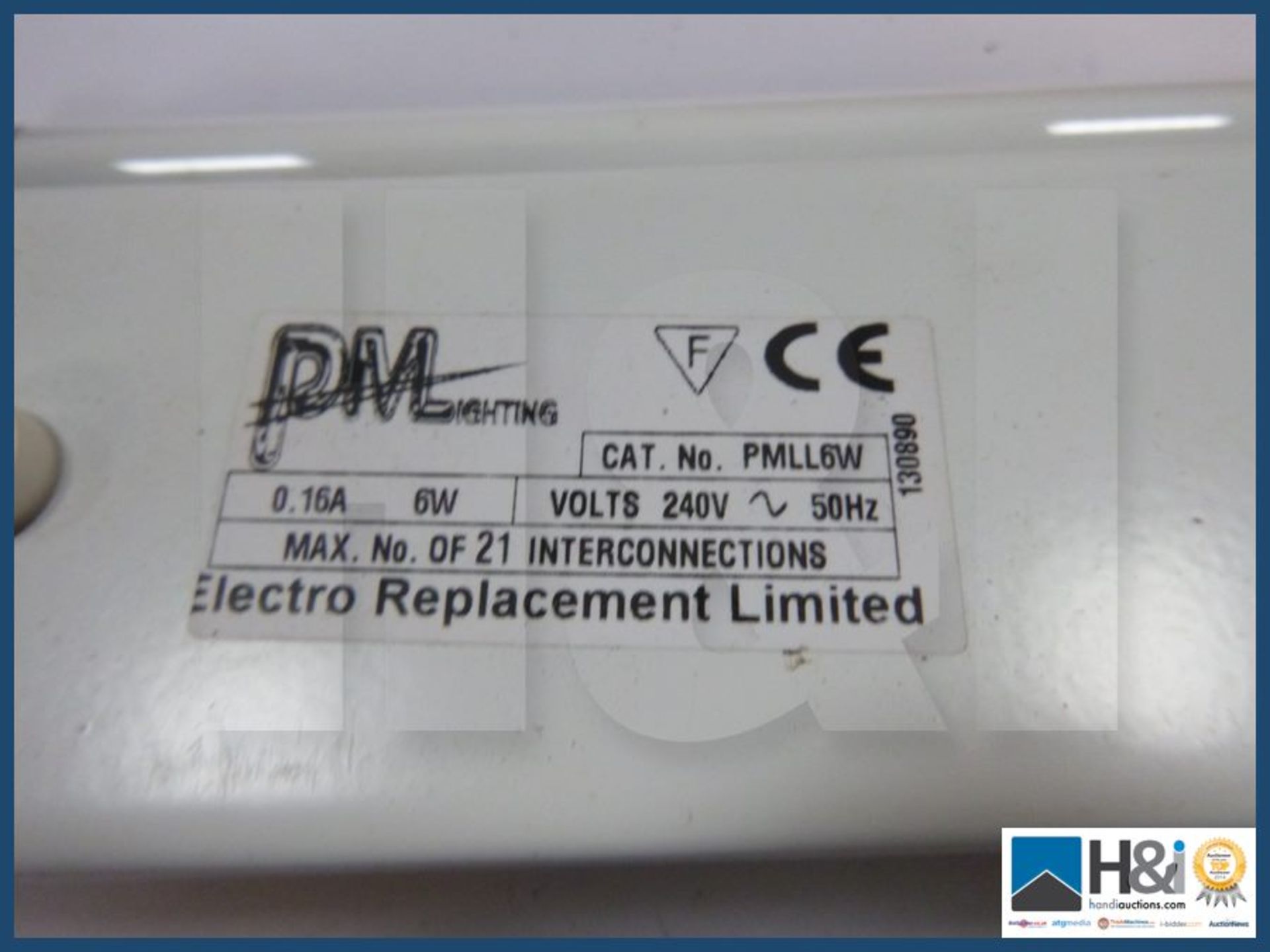 X5 Modular fluorescent light fitting. 240V/50Hz / 6w with mains leads. - Image 3 of 3