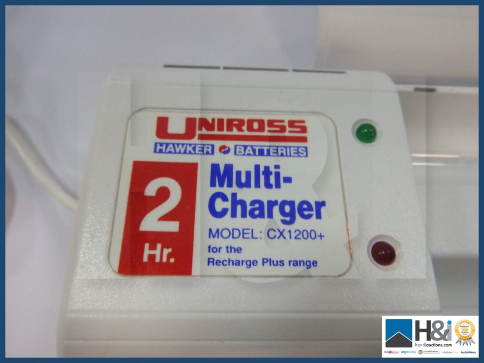X5 Uniross multi-Cell 2Hr nic-cad charger with 13Amp plug. - Image 2 of 2
