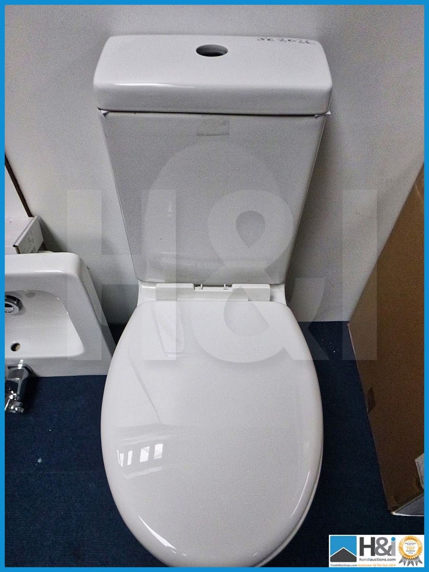 Designer full fascia close couple WC complete with detatchable soft close seat. JC-2026. RRP 599 GBP