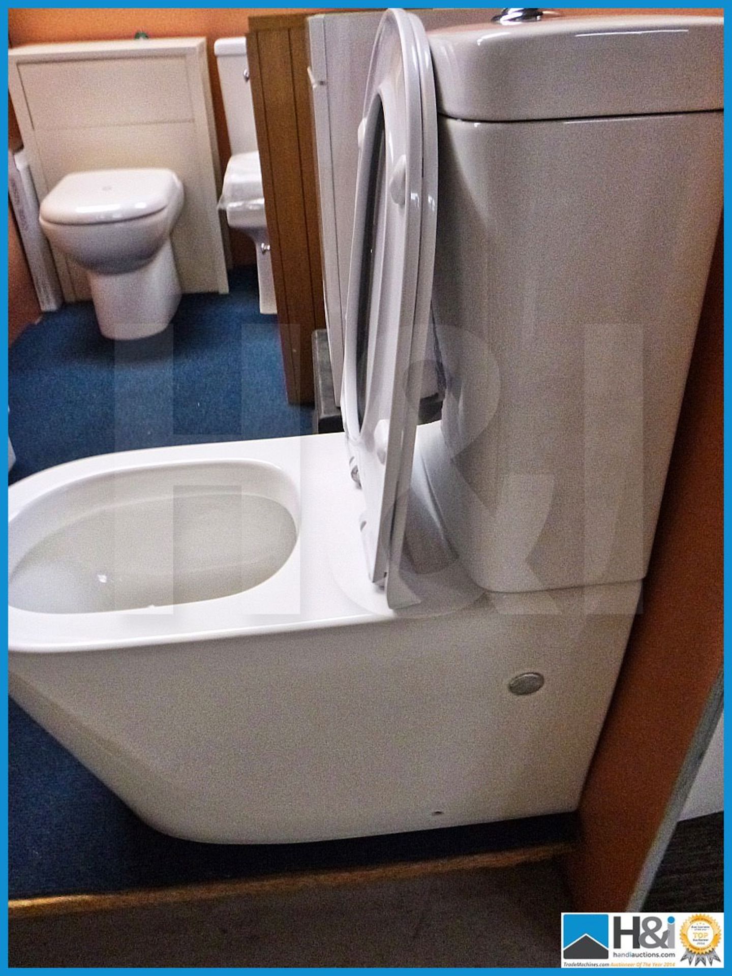 Luxury K 008 Full facia vitreous china close coupled toilet. Complete with clean easy soft close sea - Image 5 of 5