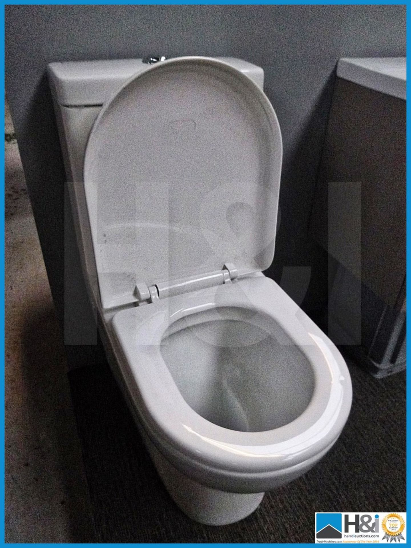 Luxury K 014 Full facia close coupled toilet. Complete with clean easy soft close seat RRP 599 GBP. - Image 2 of 4