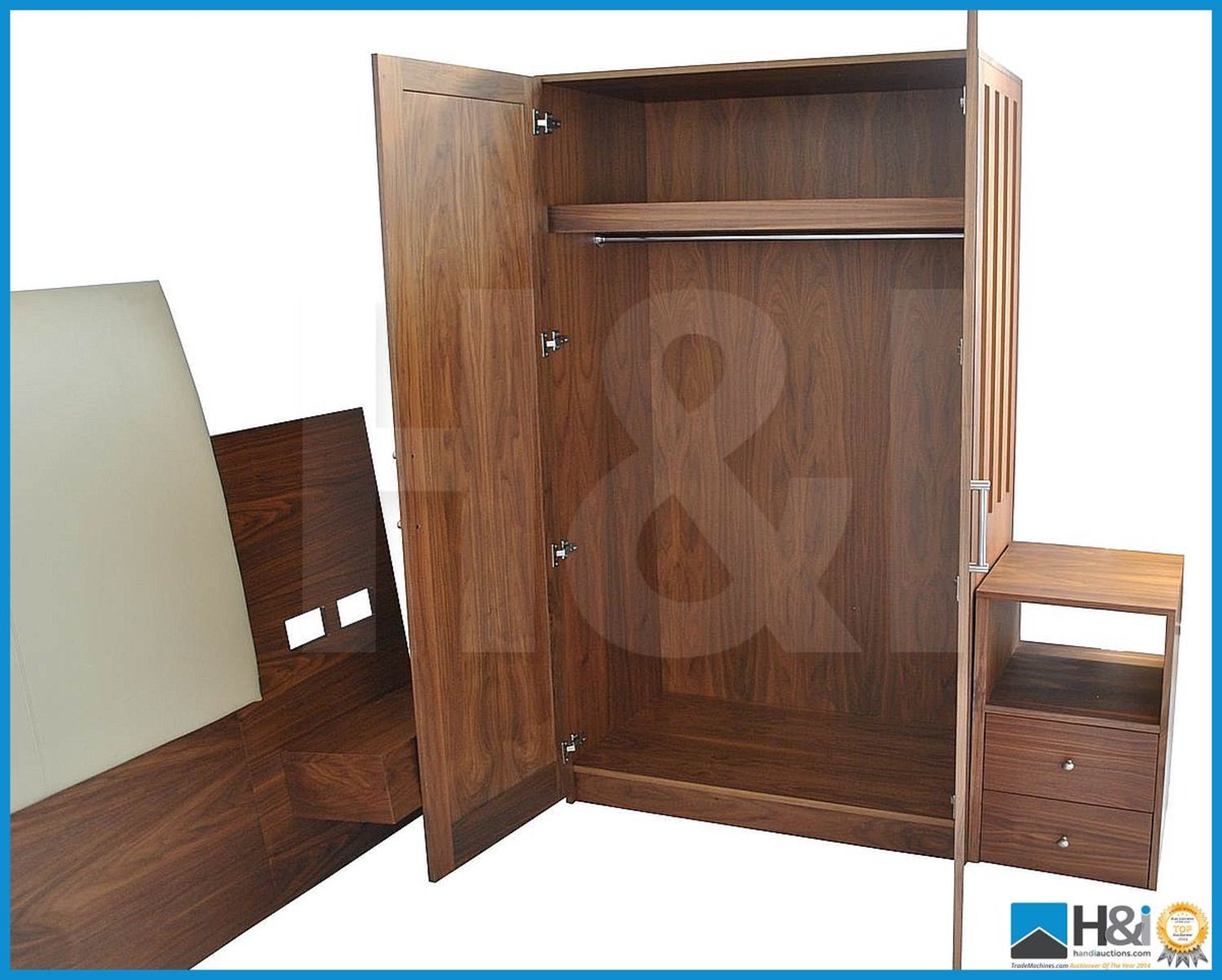 Stunning black walnut bedroom furniture set comprising: 2-door wardrobe - H 193cm x W 110cm - Image 3 of 10