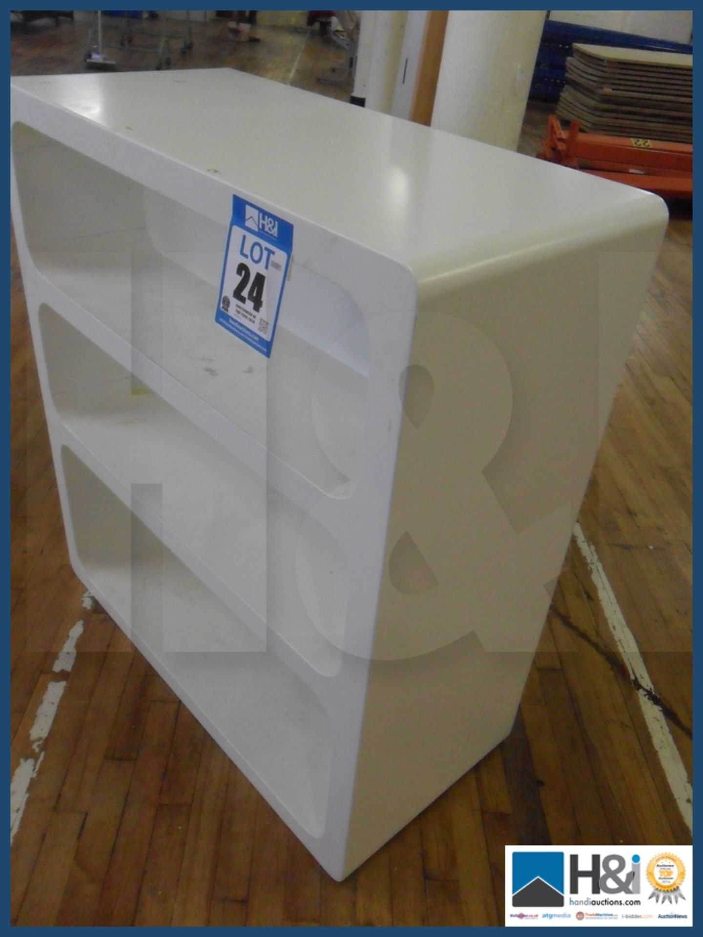 White shelving unit.37"X17"X42. - Image 2 of 2