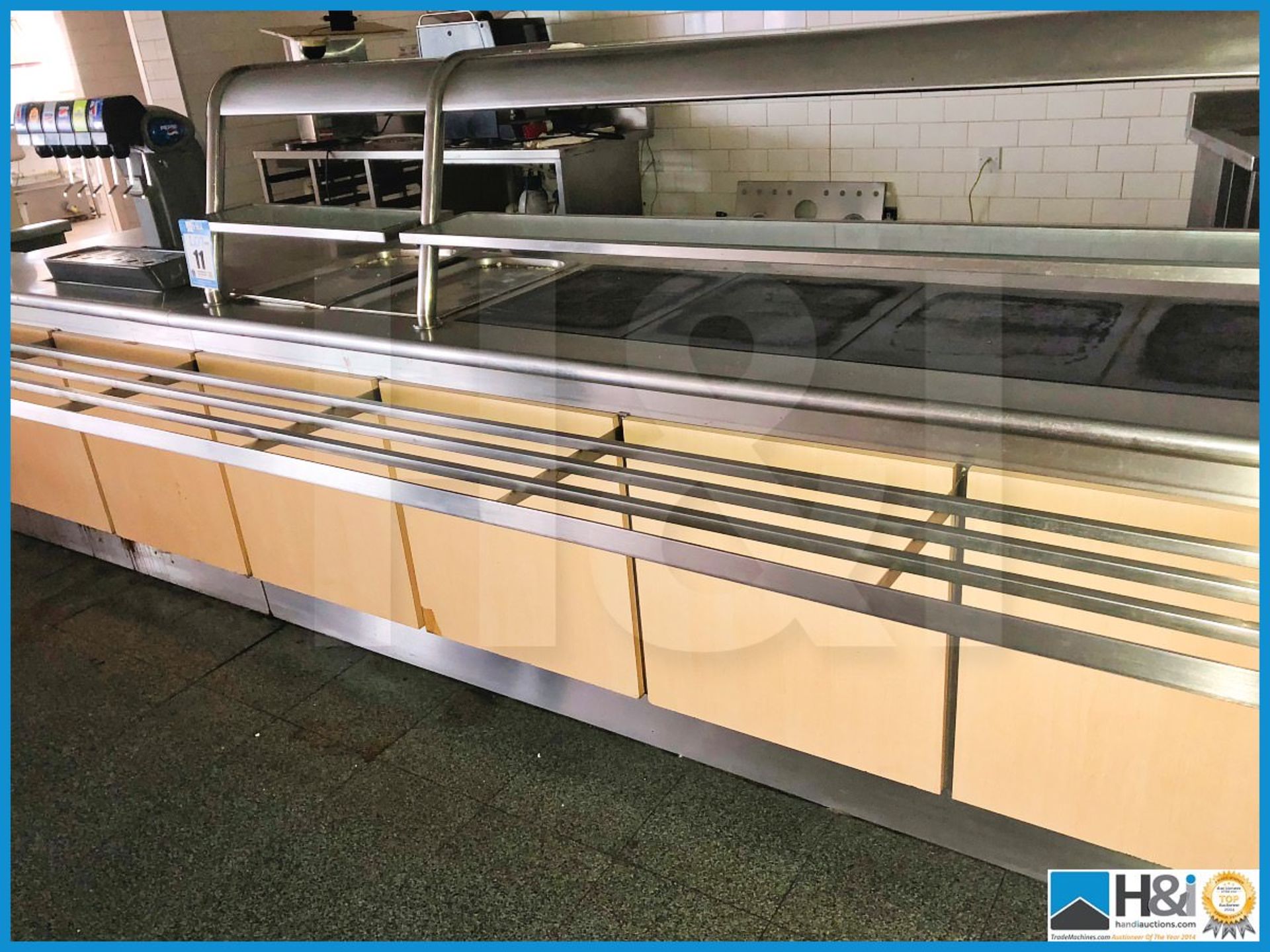 Cantine hot food serving station with overhead heating and lighting, drink dispenser, hot plates, un - Image 6 of 6