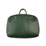 Louis Vuitton valise Sirius 55 en cuir taïga vert intérieur en alcantara gris 41x55 cm
