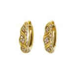 Paire de boucles d'oreilles or 750 serties de diamants taille brillant h. 2.3 cm 15g