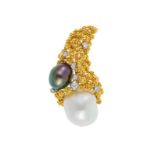 Gilbert Albert pendentifbroche 2 ors 750 petit perlé serti de perles de culture baroques grise et