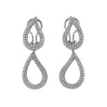 Bucherer Lacrima paire de pendants d'oreilles or gris 750 sertie de diamants taille brillant h. 3.