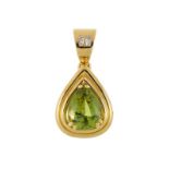 Gübelin pendentif or 750 serti d'une tourmaline taille poire bélière sertie de deux diamants