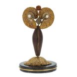 Gilbert Albert statuette hiboux vermeil composé d'ammonites de graines diverses et de perles de