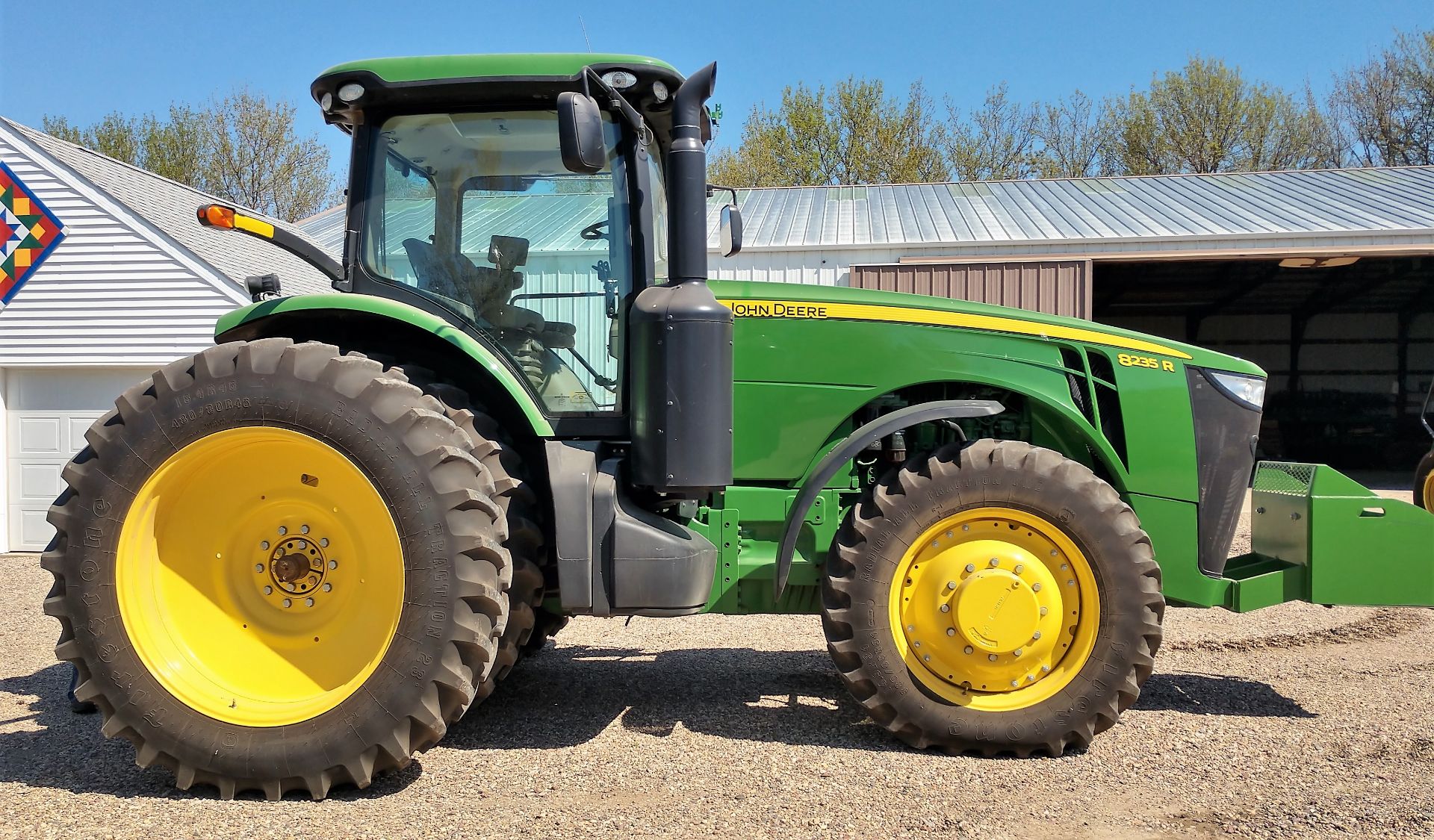 2013 JD 8235R MFWD 235 HP Tractor with power shift. Serial #1RW8235RPDP074834 with 800 hours. - Image 3 of 3