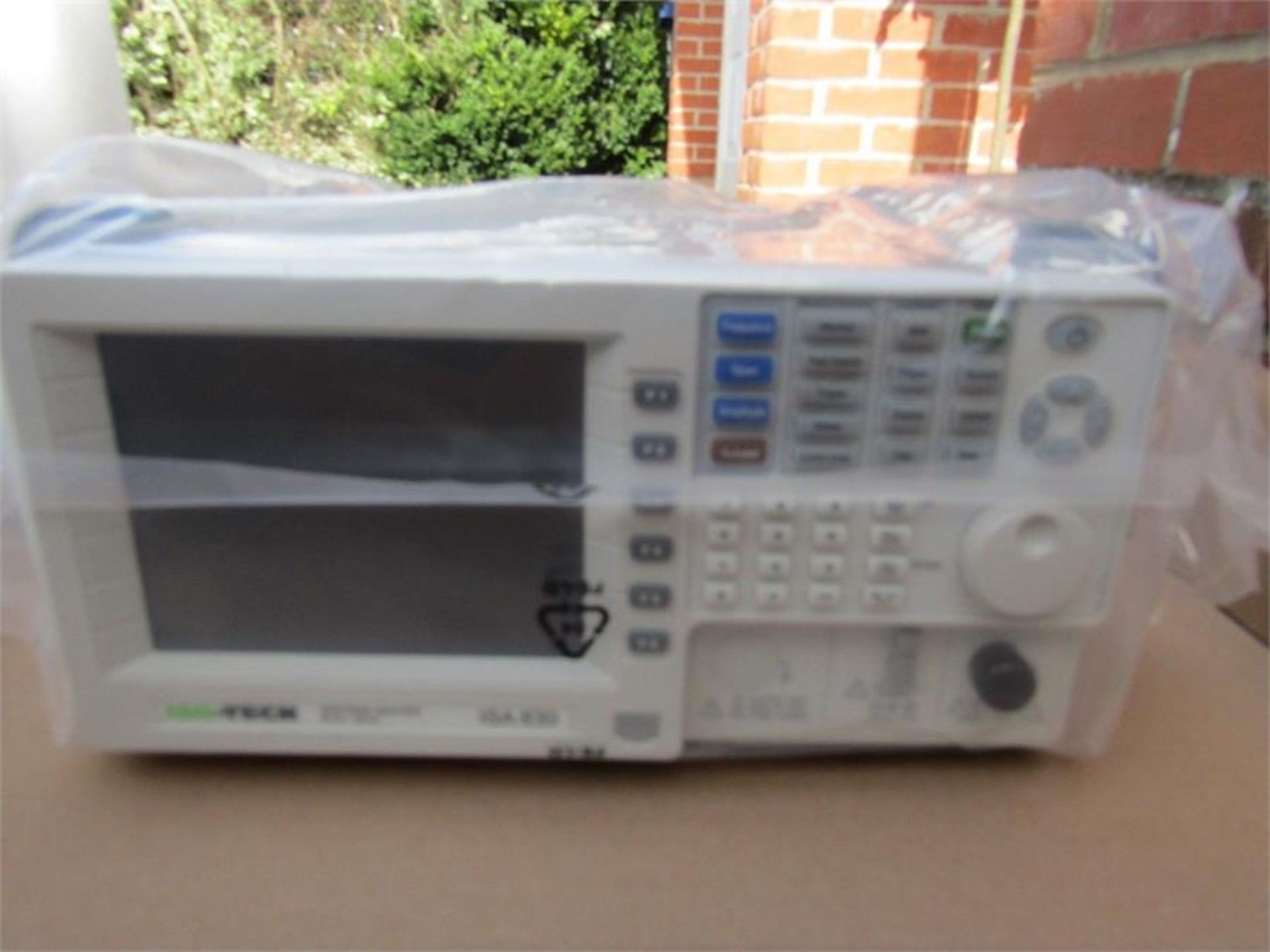 NEW ISO-TECH ISA 830 Spectrum Analyser, 6.4in TFT USB 9 kHz-3GHz T&M 7081592 - Image 2 of 4