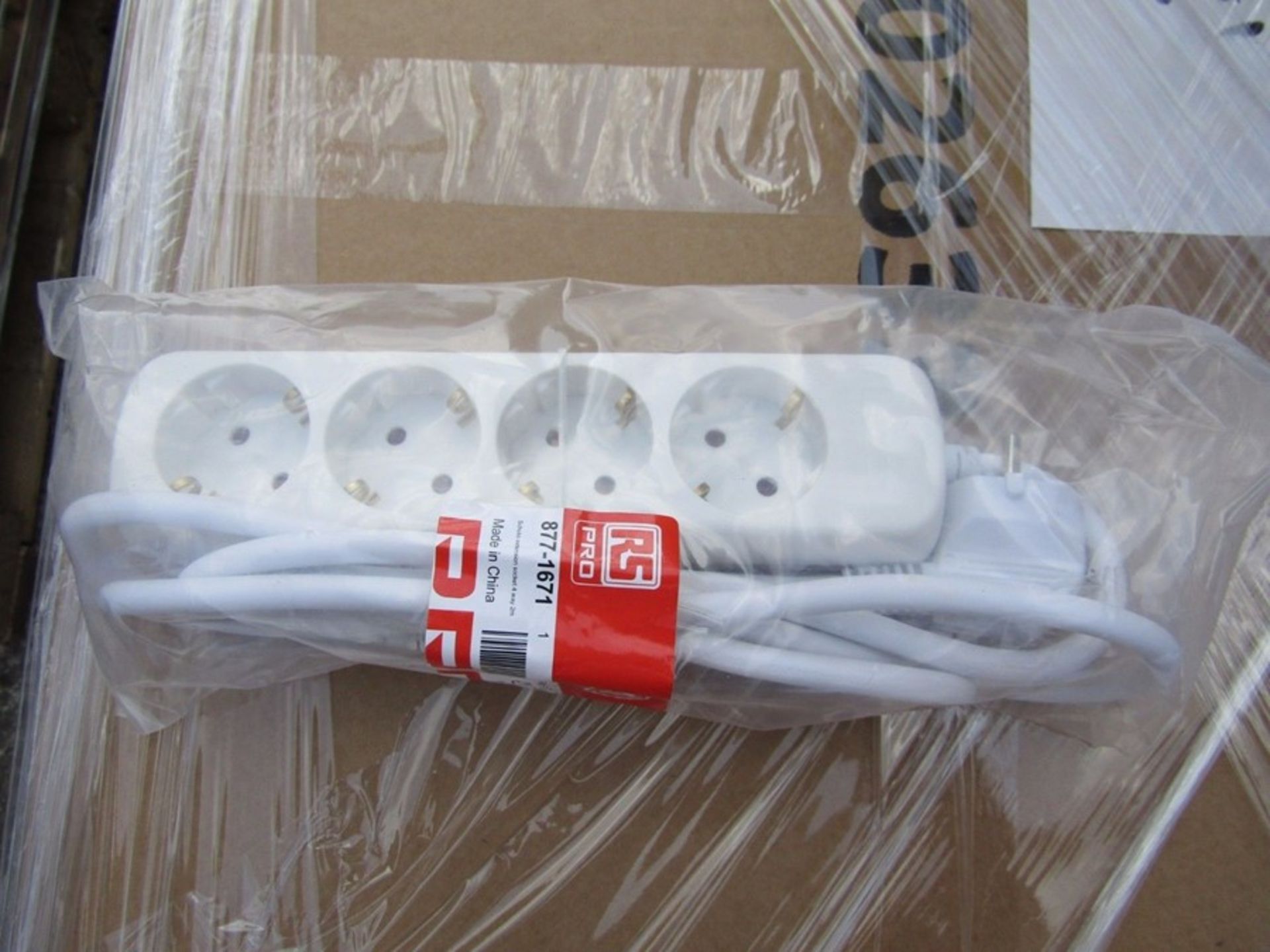 200 x Type F German 4 Way Switched Extension Sockets with CEE7/7 Plug