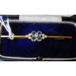 Vintage 15ct Gold Aquamarine and Pearl Bar Brooch - 57mm long - 8mm at widest- weight 3.08 grams.