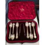 Vintage Boxed Set of 6 Silver Spoons and Silver Tongs.