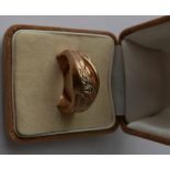 9 karat Gold Ring set with diamonds - 9.7 grams - UK size X/Y US size 11 3/4.