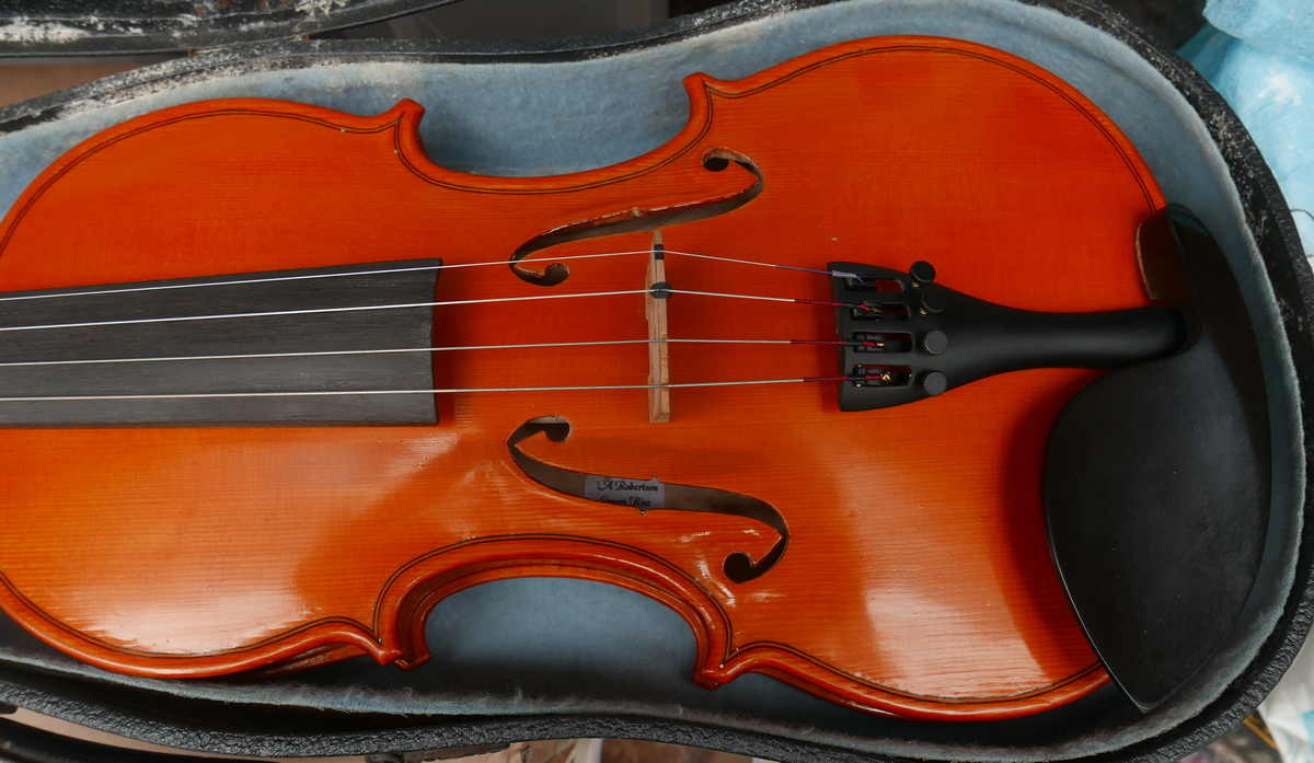 Violin by A Robertson, Garmouth, Morayshire made in 2002 - 14 1/2" back - length 23 1/2" - Bild 2 aus 9