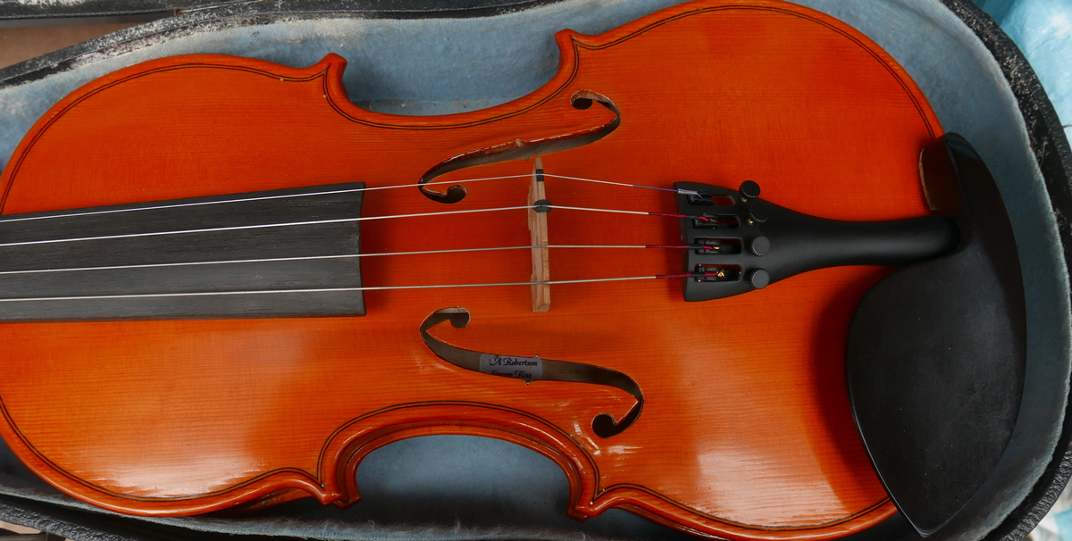 Violin by A Robertson, Garmouth, Morayshire made in 2002 - 14 1/2" back - length 23 1/2" - Bild 8 aus 9