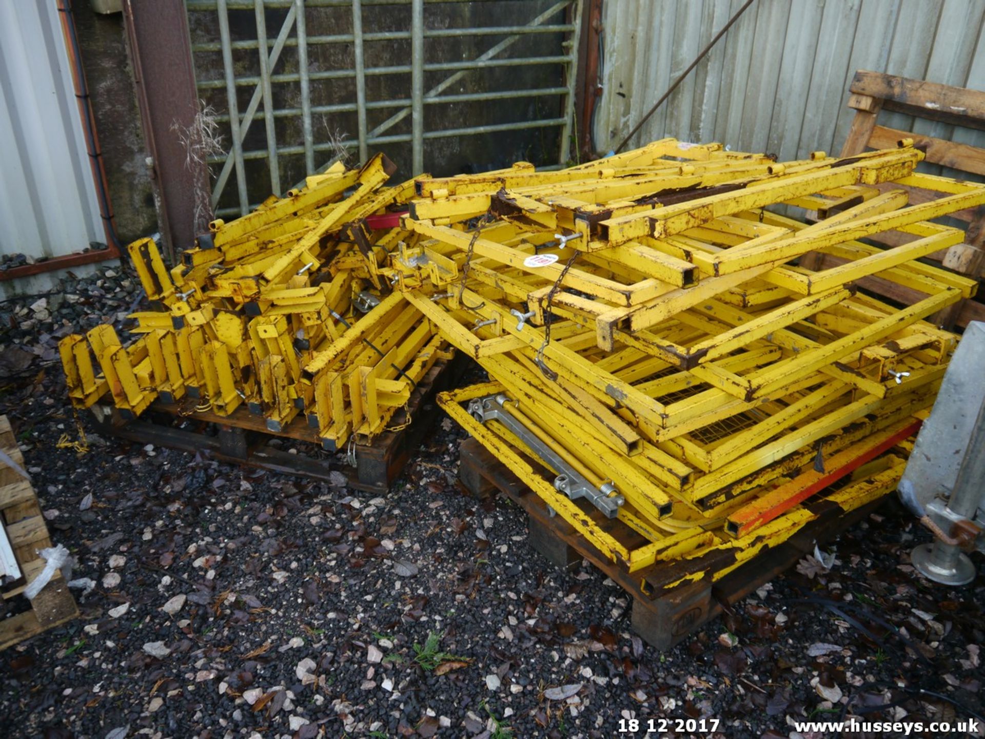 STEEL FRAMES ON 2 PALLETS