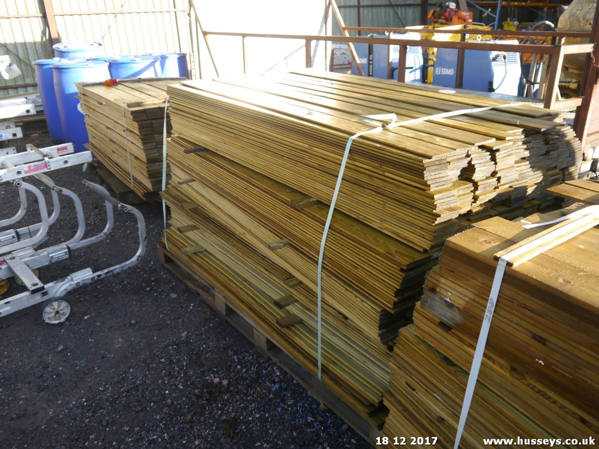 PALLET 1750MM FEATHER EDGE BOARD - Image 2 of 2