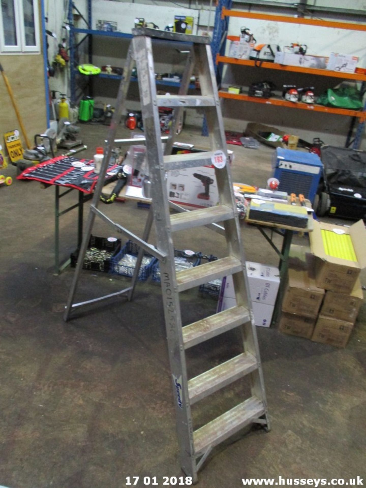 STEP LADDER