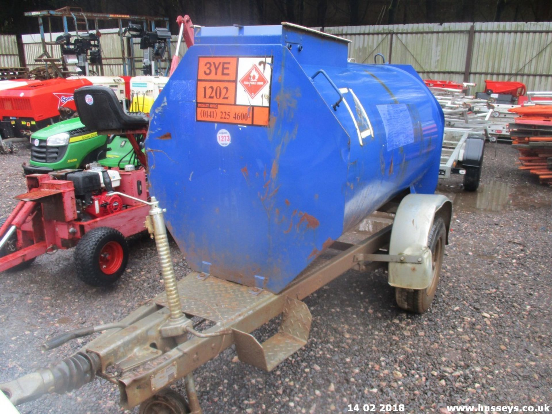 MAIN 1000 LITRE DIESEL BOWSER 3129097