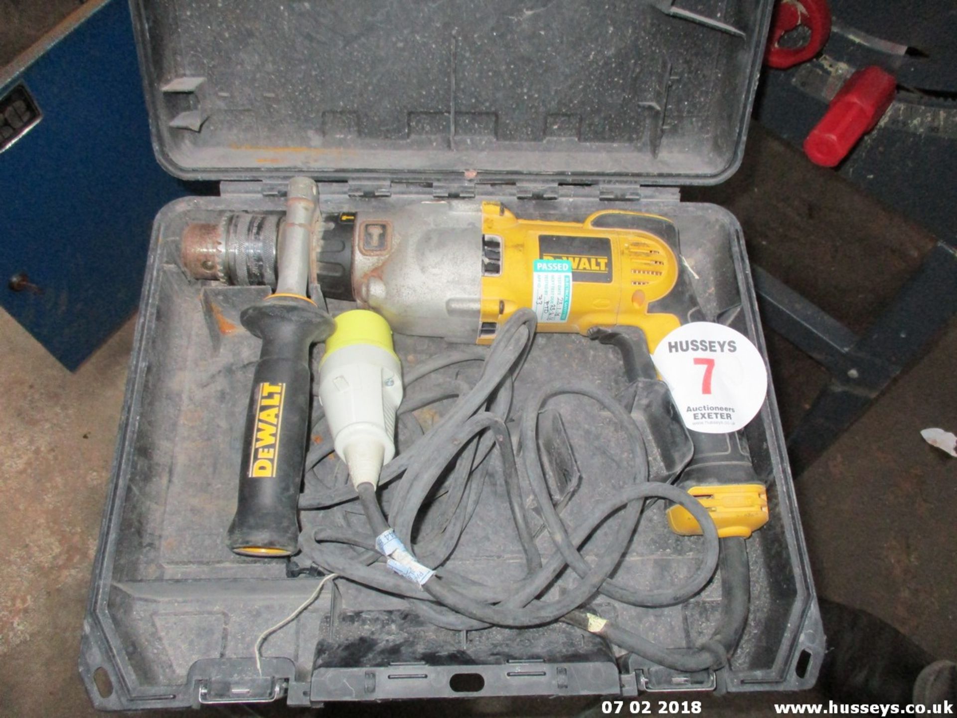 DEWALT DRILL