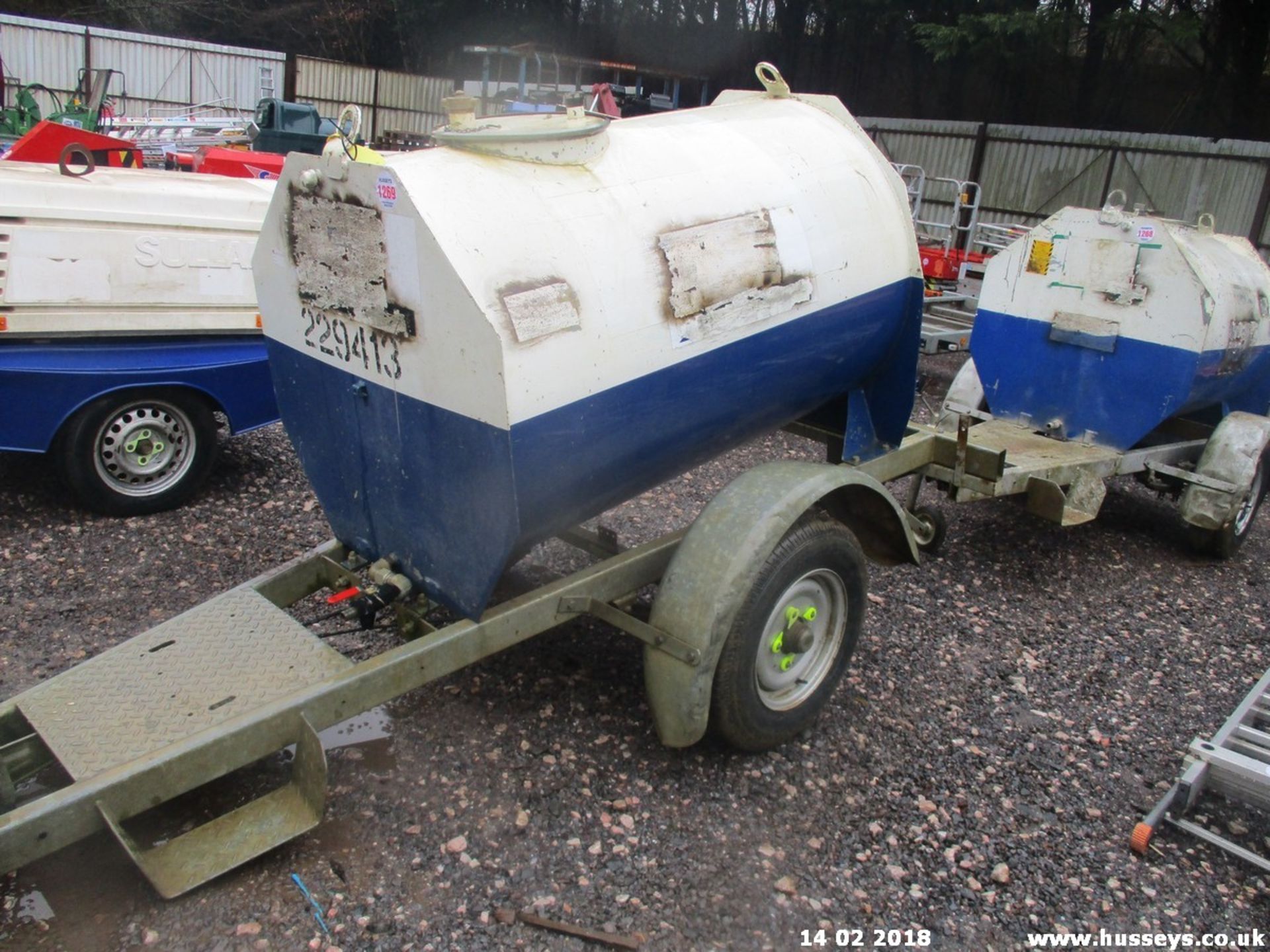 WATER BOWSER APROX 750 LITRES 229413 - Image 2 of 2
