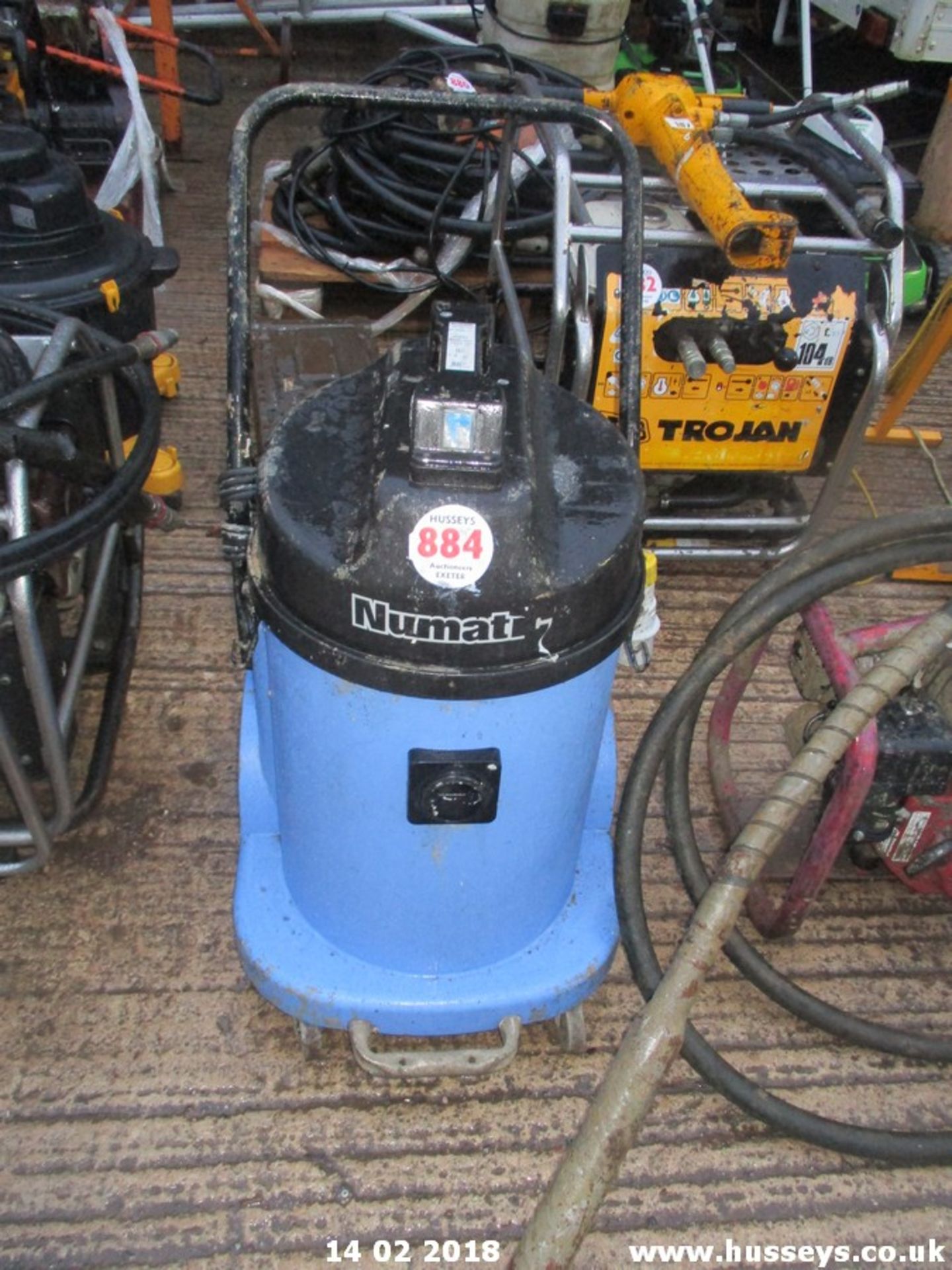 NUMATIC VACUUM