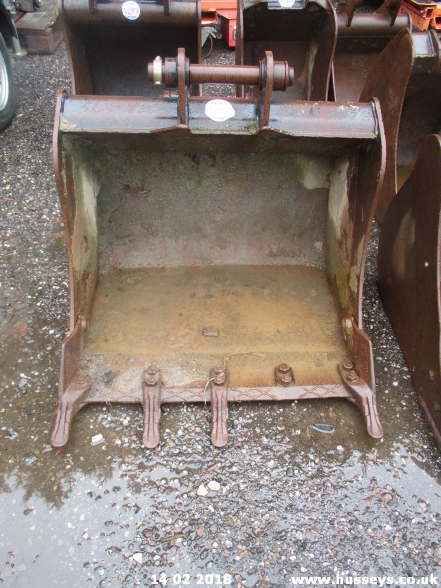 3' EXCAVATOR BUCKET