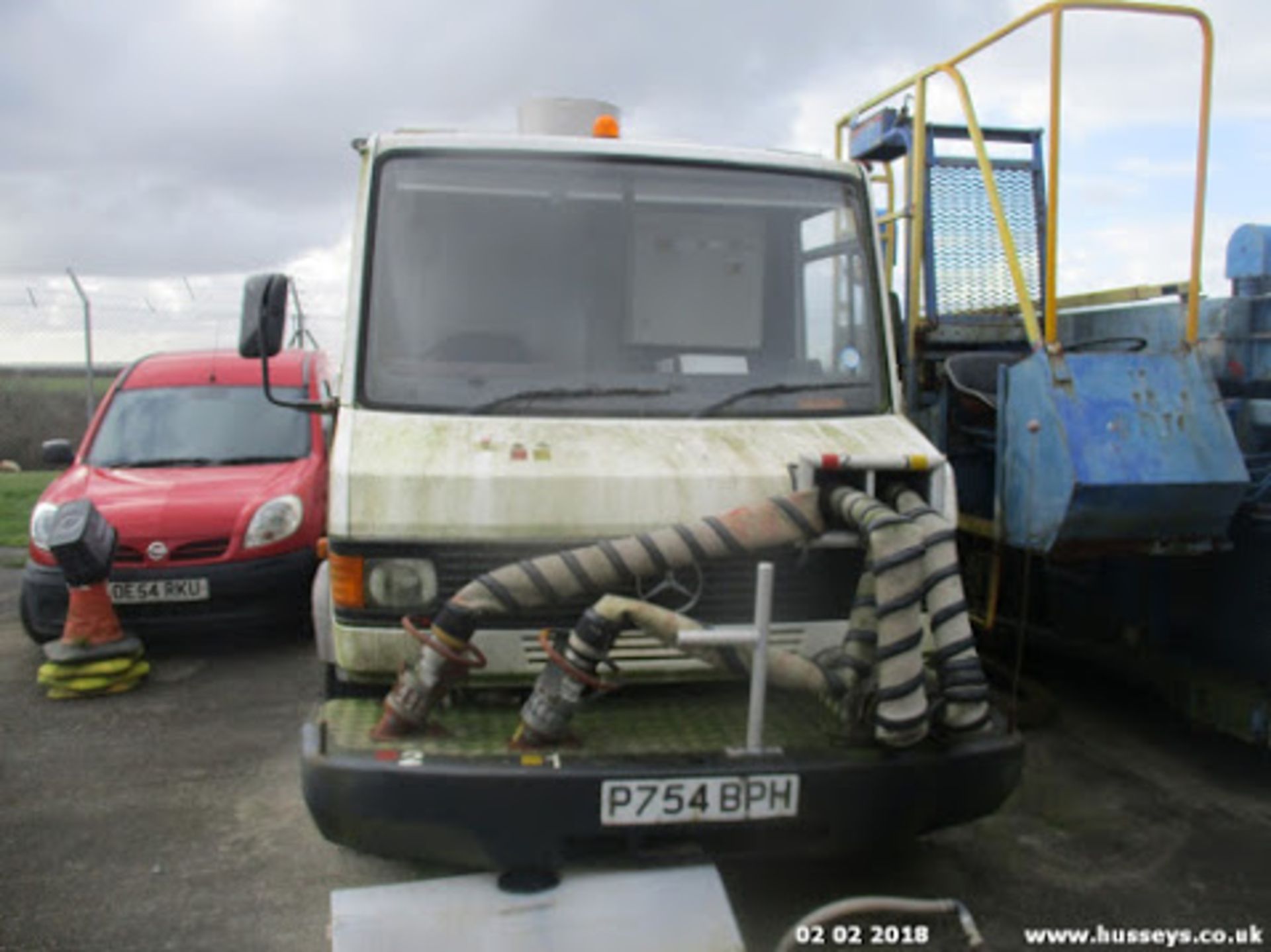 MERCEDES 811 PANEL VAN 1996 REG:P754BPH