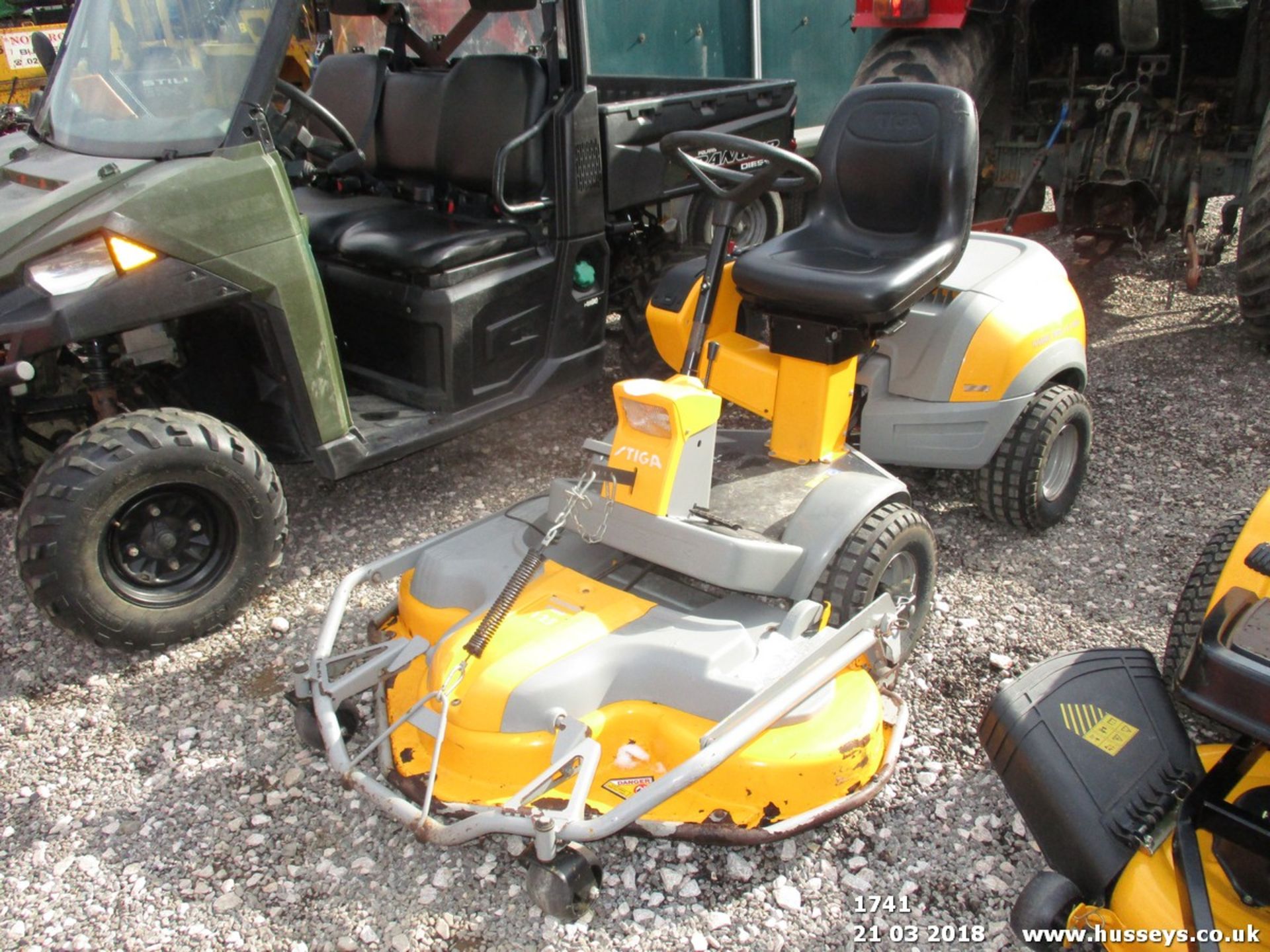 STIGA PRO 16 4WD RIDE ON MOWER RUNS, DRIVES & CUTS