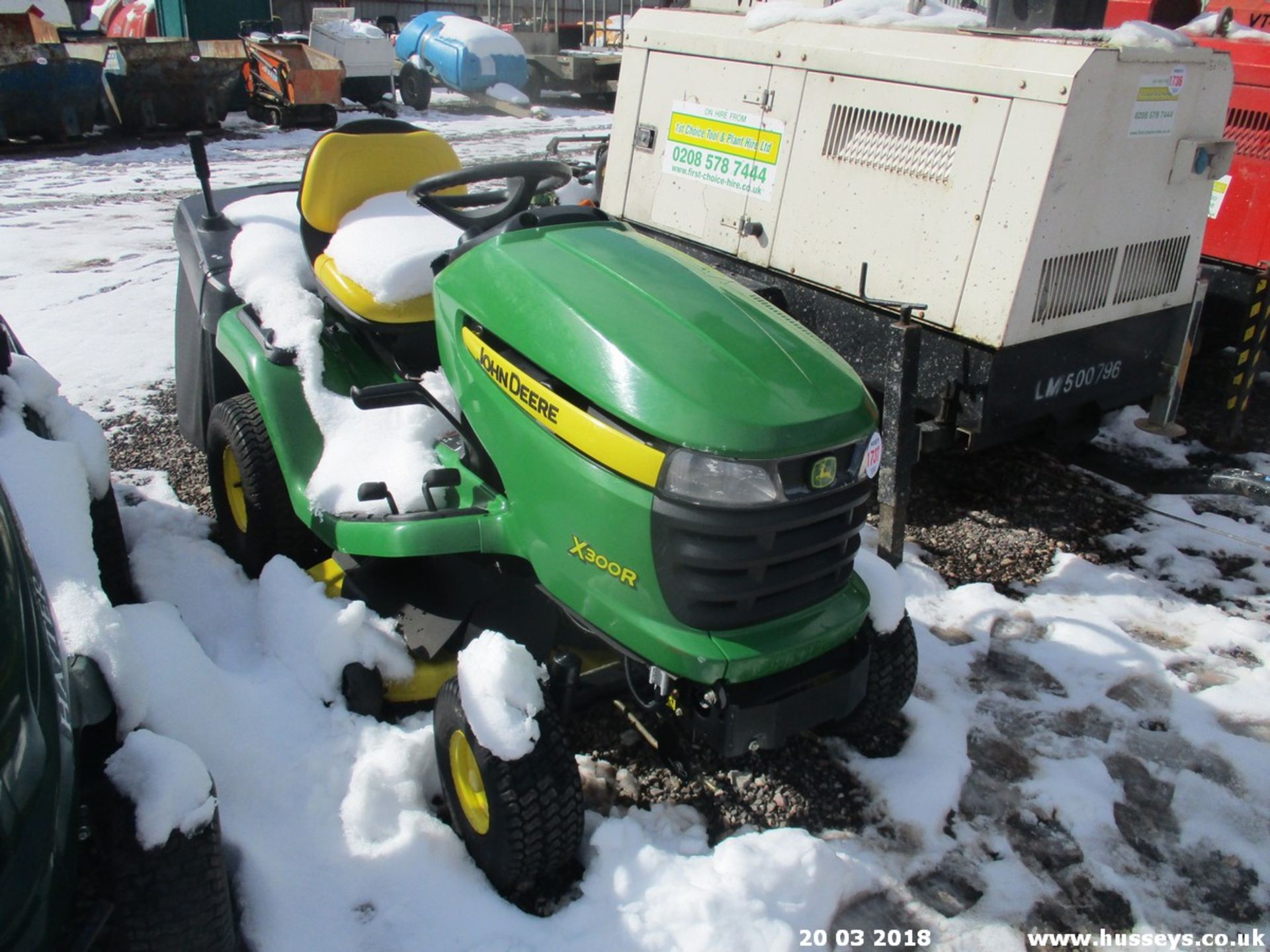 JOHN DEERE X300 R RIDE ON MOWER KEY RUNS, DRIVES & CUTS