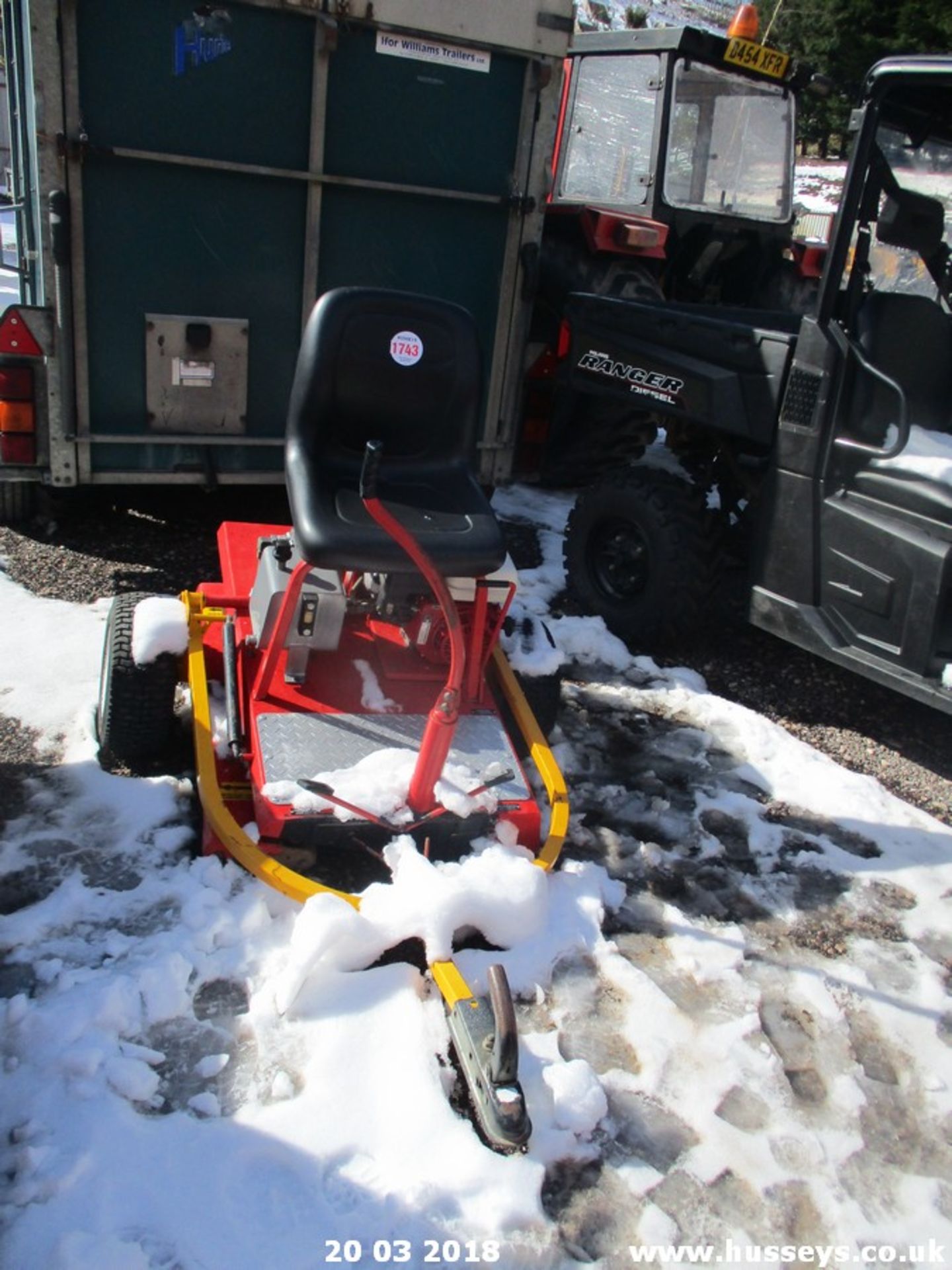 HONDA POWERED TRU-TURF GREENS ROLLER