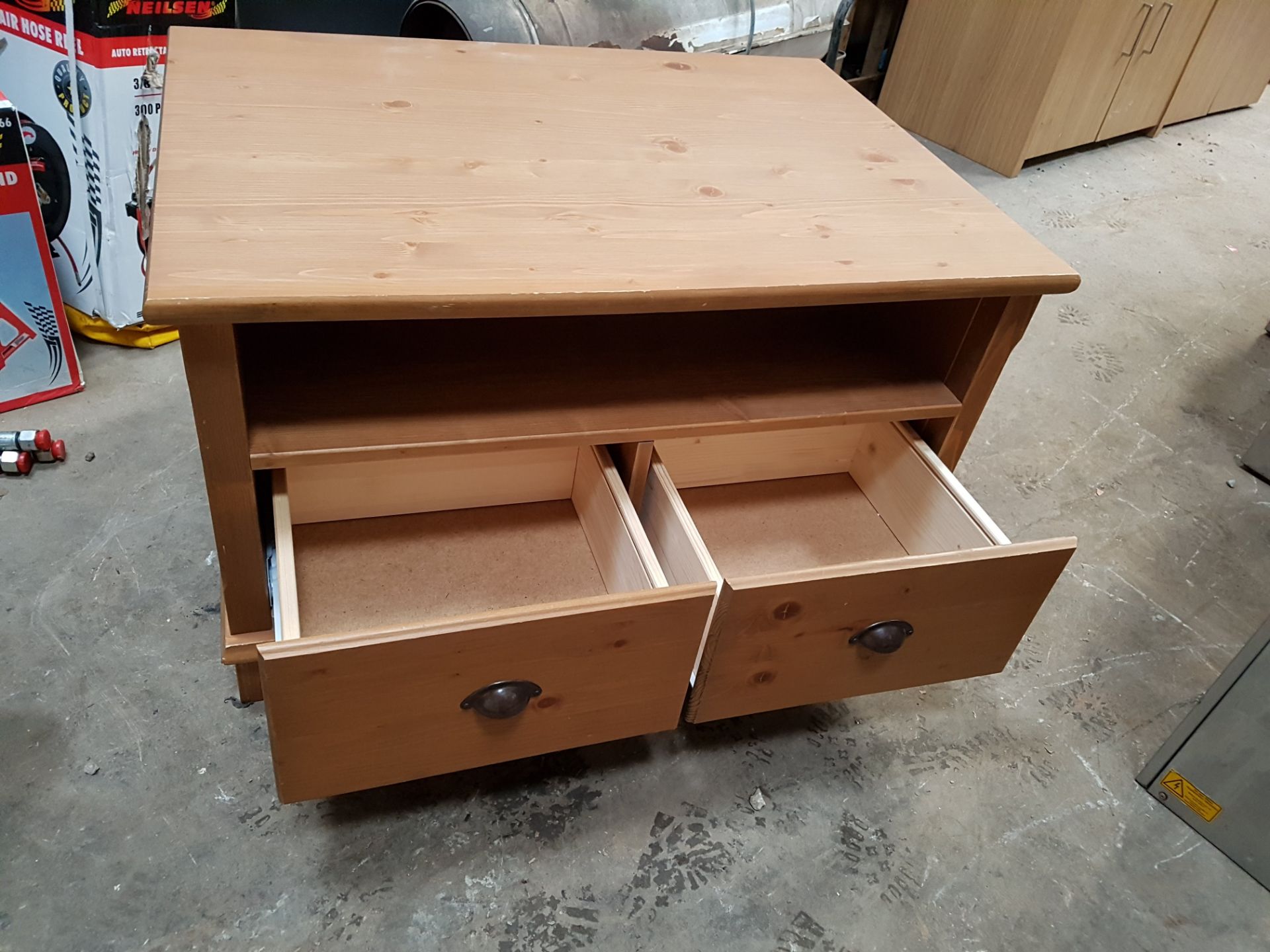 TV CABINET (DOUBLE SIDED) 90CM X 66CM X 52CM - Image 2 of 5